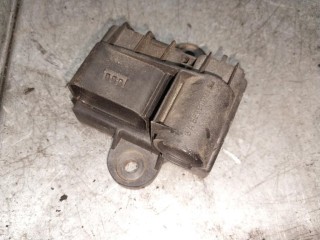 Реле накала свечей Mercedes C W204 2011-2015