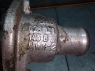 Фланец (тройник) системы охлаждения, ориг. номер 028121145B, Volkswagen Passat B4 1993-1997