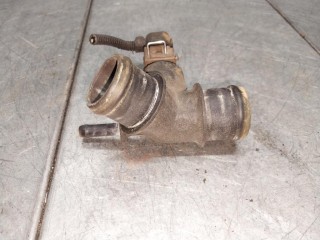Фланец (тройник) системы охлаждения, ориг. номер 1J0121087, Volkswagen Bora 1 поколение 1998-2005