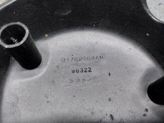 Пластик моторного отсека, ориг. номер 04782982AB, Dodge Challenger 3 поколение [2-й рестайлинг] 2014-2023