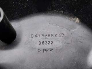 Пластик моторного отсека, ориг. номер 04782982AB, Dodge Challenger 3 поколение [2-й рестайлинг] 2014-2023