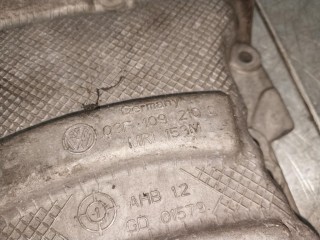 Крышка двигателя передняя, ориг. номер 03F109210C, Volkswagen Polo 5 поколение 2009-2014