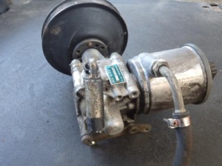 Насос гидроусилителя руля, ориг. номер A2014601780, 85BAR, Mercedes 190 W201