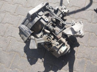 КПП механическая (МКПП), ориг. номер JYL, Volkswagen Golf 5 поколение 2003-2009