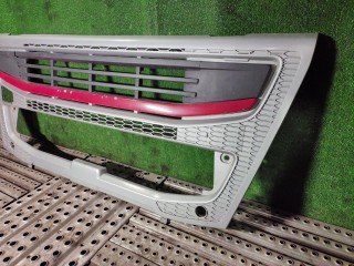 решетка радиатора, ориг. номер 84086799, 82404944, Volvo FM 2001-2013