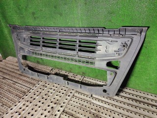 решетка радиатора, ориг. номер 84086799, 82404944, Volvo FM 2001-2013