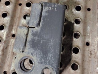 кронштейн крепления бампера правый, ориг. номер 82942311, Volvo FM 2001-2013