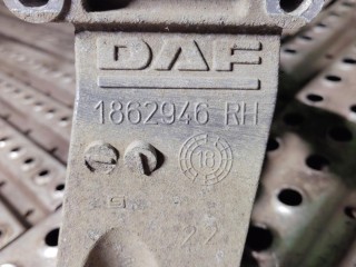 крепление фары (кронштейн фары) правой, ориг. номер 1862946, DAF XF 105 2005-2013