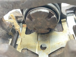 Суппорт, ориг. номер 58210-2D530, Hyundai Elantra 2000-2003