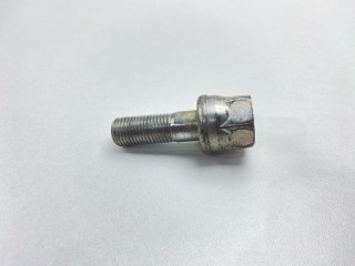Болт шкива коленвала, ориг. номер MD172725, Mitsubishi Montero Sport 1996-2000