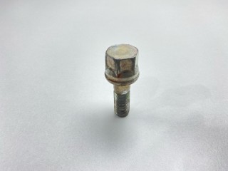 Болт шкива коленвала, ориг. номер MD172725, Mitsubishi Montero Sport 1996-2000