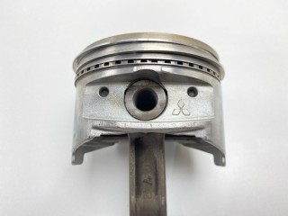 Поршень, ориг. номер MD367089, MD367088, Mitsubishi Montero Sport 1996-2000