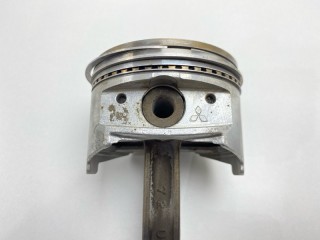 Поршень, ориг. номер MD367089, MD367088, Mitsubishi Montero Sport 1996-2000