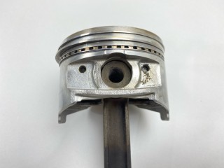 Поршень, ориг. номер MD367089, MD367088, Mitsubishi Montero Sport 1996-2000