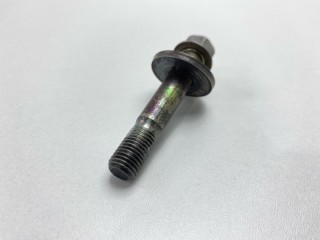 Болт, ориг. номер MD145360, Mitsubishi Montero Sport 1996-2000