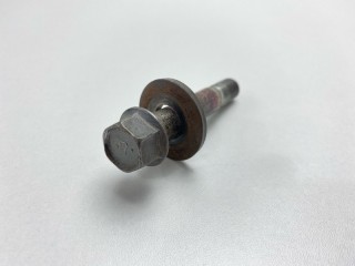 Болт, ориг. номер MD145360, Mitsubishi Montero Sport 1996-2000