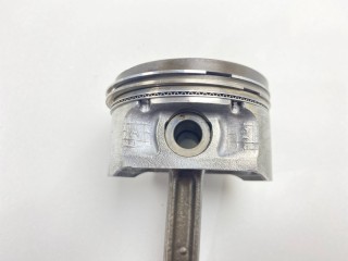 Поршень с шатуном, ориг. номер 12100AX201, 12010AX501, Nissan Cube 2002-2008