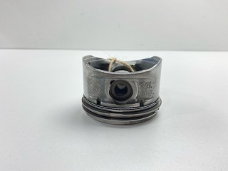 Поршень, ориг. номер 8200203129, Renault Megane 2006-2009