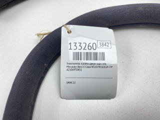 Уплотнитель проема двери, ориг. номер A2106970451, Mercedes-Benz E-Class 1993-1998