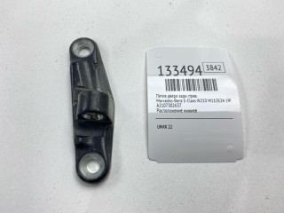 Петля двери Mercedes-Benz E-Class 1993-1998