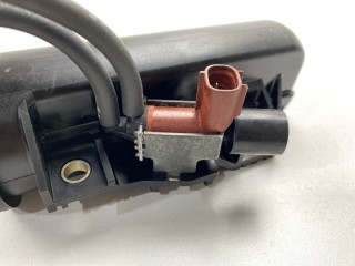 Клапан вакуумный, ориг. номер 25860-46010, 25804-46060, Toyota Mark II 1998-2002
