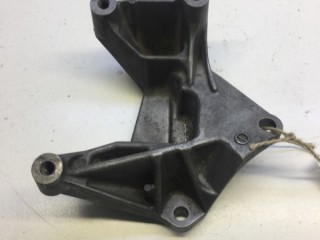 Кронштейн актуатора РКПП, ориг. номер 31361-64010, Toyota Corolla 2006-2010