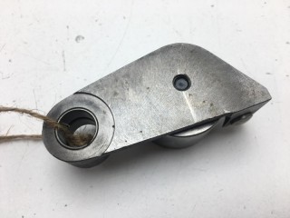 Кронштейн ролика натяжного, ориг. номер 6842593, Volvo 850 1991-1993