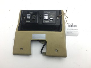 Консоль потолочная, ориг. номер 63421-95J01-03, 63421-95J01-B1, 83910-95J02, 83910-95J03, Toyota Hiace 1982-1989
