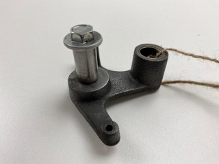 Кронштейн ролика натяжного, ориг. номер 13505-88560, Toyota Caldina 1992-2002