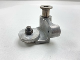 Кронштейн ролика натяжного, ориг. номер 13505-46080, Toyota Mark II 2002-2004