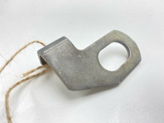 Крюк двигателя, ориг. номер FS01-10-561, Mazda Premacy 2001-2005