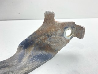 Крюк двигателя, ориг. номер AJ0310566A, Mazda Tribute 2000-2004