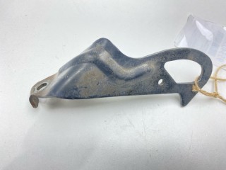 Крюк двигателя, ориг. номер AJ0310566A, Mazda Tribute 2000-2004