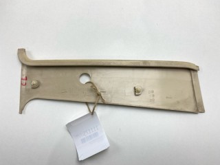 Накладка на стойку, ориг. номер G00168243, Mazda 626 1979-1982