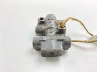 Распределитель тормозной, ориг. номер 1510-43-900, Mazda 626 1979-1982