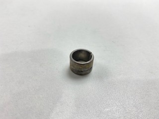 Втулка направляющая, ориг. номер 11053-V0700, Nissan Serena 2007-2010