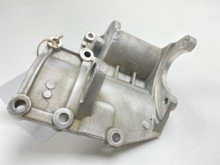 Кронштейн ролика натяжного, ориг. номер 25271-4A001, Hyundai H1 2007-2015