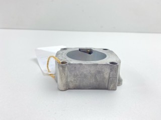 Проставка дроссельной заслонки, ориг. номер 22235-70010, Toyota Altezza 1998-2005