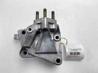 Кронштейн опоры двигателя, ориг. номер MD370605, Mitsubishi Lancer 1997-2002