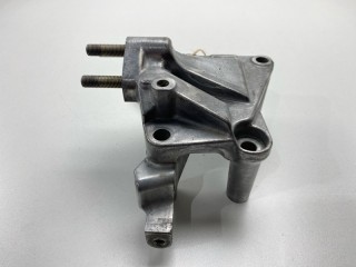 Кронштейн опоры двигателя, ориг. номер MD370605, Mitsubishi Lancer 1997-2002