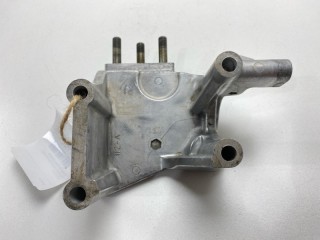 Кронштейн опоры двигателя, ориг. номер MD370605, Mitsubishi Lancer 1997-2002