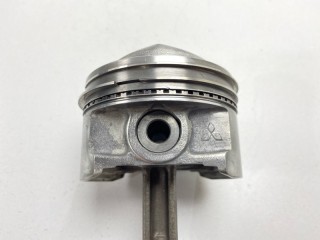 Поршень с шатуном, ориг. номер MD368264, MD169030, Mitsubishi Lancer 1997-2002