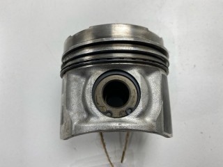 Поршень, ориг. номер 1110C596, Mitsubishi Pajero Sport 2008-2013