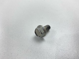 Болт, ориг. номер MD040758, Mitsubishi Pajero Sport 2008-2013