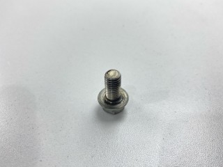 Болт, ориг. номер MD040758, Mitsubishi Pajero Sport 2008-2013