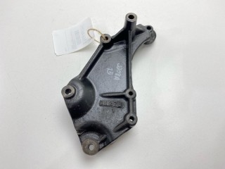 Кронштейн ролика, ориг. номер 4450A172, Mitsubishi Pajero Sport 2008-2013