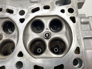 Головка блока цилиндров, ориг. номер 110409F600, 110409F601, Nissan Primera 1999-2002