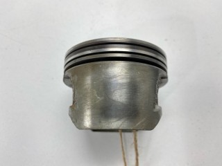 Поршень, ориг. номер 120107J620, 120107J625, 120105M002, Nissan Primera 1999-2002
