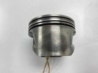 Поршень, ориг. номер 120107J620, 120107J625, 120105M002, Nissan Primera 1999-2002