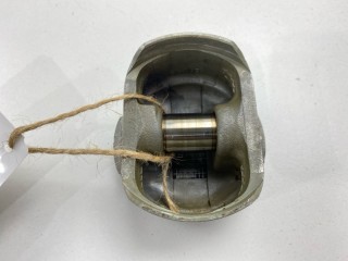 Поршень, ориг. номер 120107J620, 120107J625, 120105M002, Nissan Primera 1999-2002
